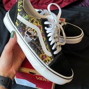 Vans old skool beauty skull